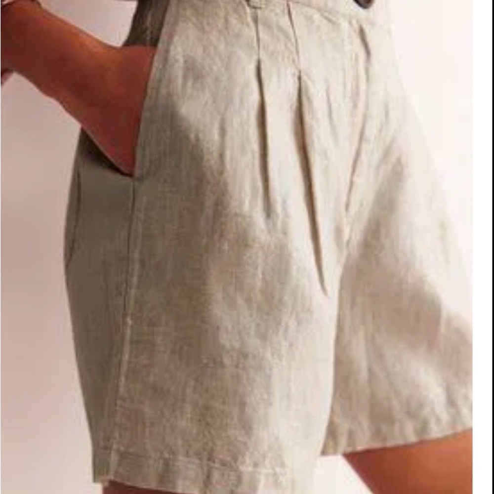 High-Waist Linen Blend Women's Shorts in Light Beige